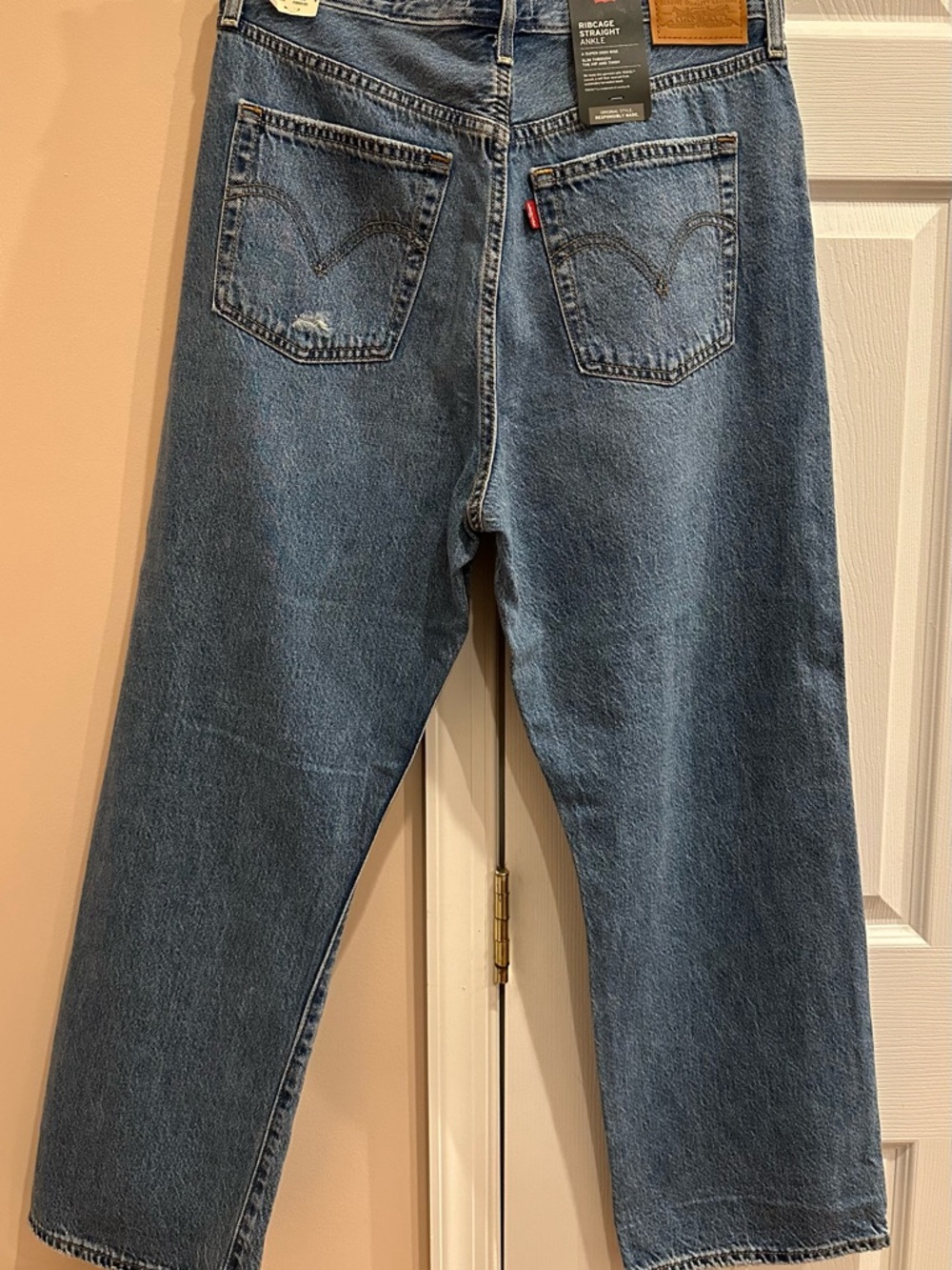 Levi’s Women’s Straight Ankle Jeans - Picture 5 of 7